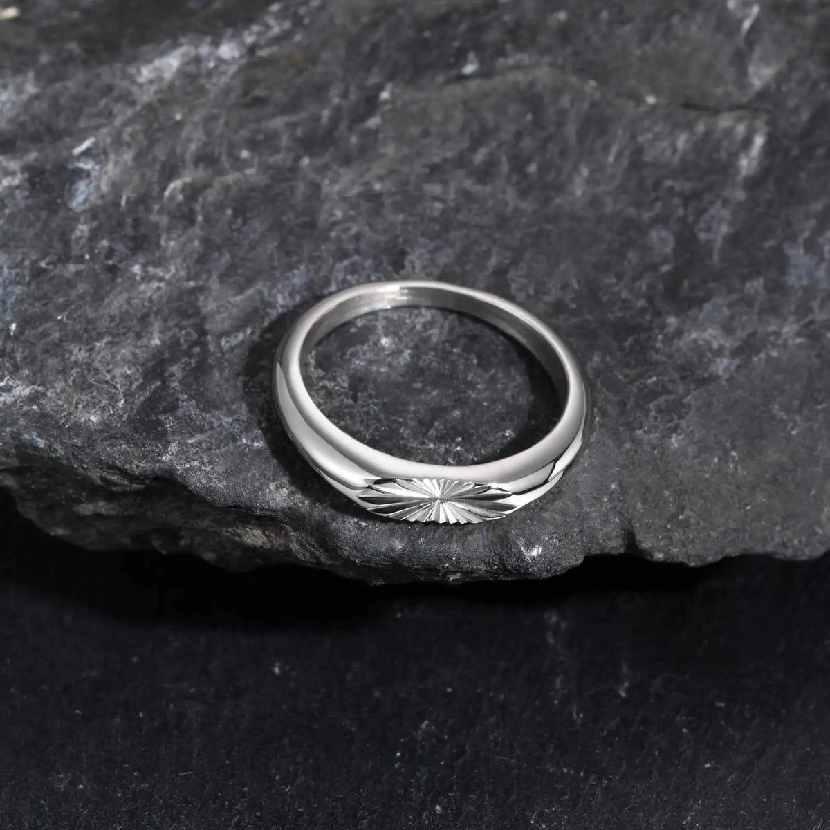 PENDRA Minimalist Embossing Radiation Steel Ring