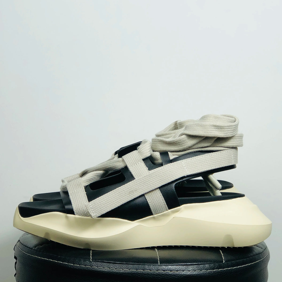 PENDRA Avenon Men's T-Strap Leather Sandals