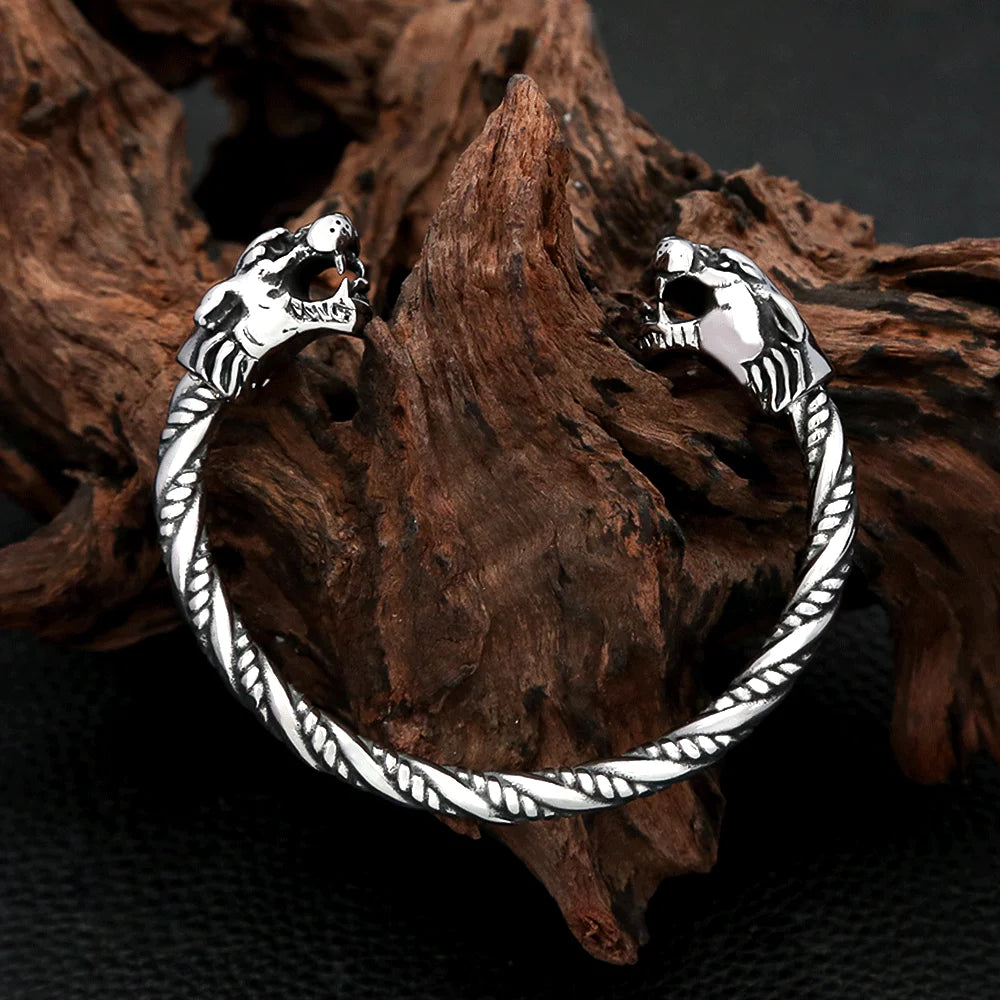 PENDRA OT Buckle Stainless Steel Chain Bracelet