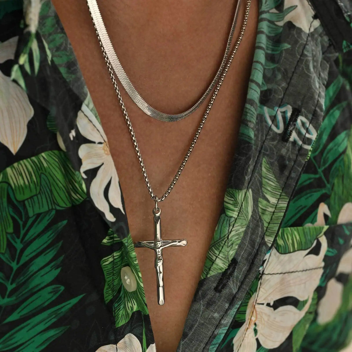 2pcs Catholic Crucifixion Necklace for Men,Stainless Steel Stacked Cross Chain Necklace,Birthday Party Punk Jewelry Gift