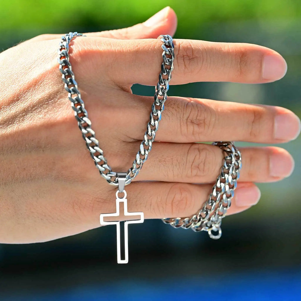 PENDRA Cross Basic Pendant Necklace