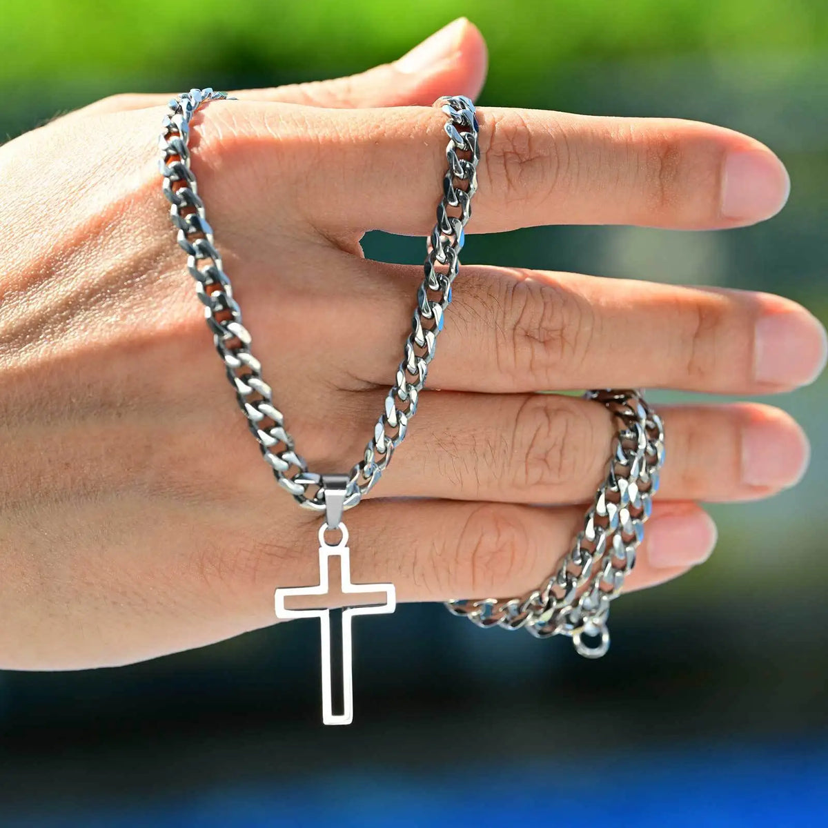 PENDRA Cross Basic Pendant Necklace