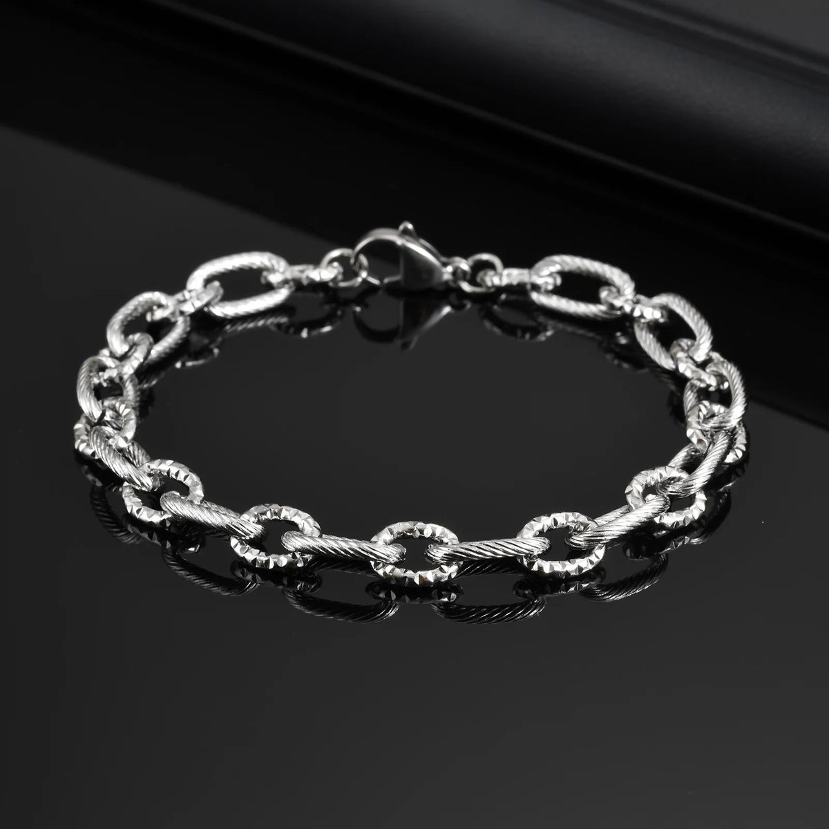 PENDRA Rolo Bracelet