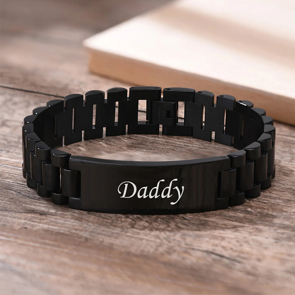 PENDRA Engraved Touching Bracelet