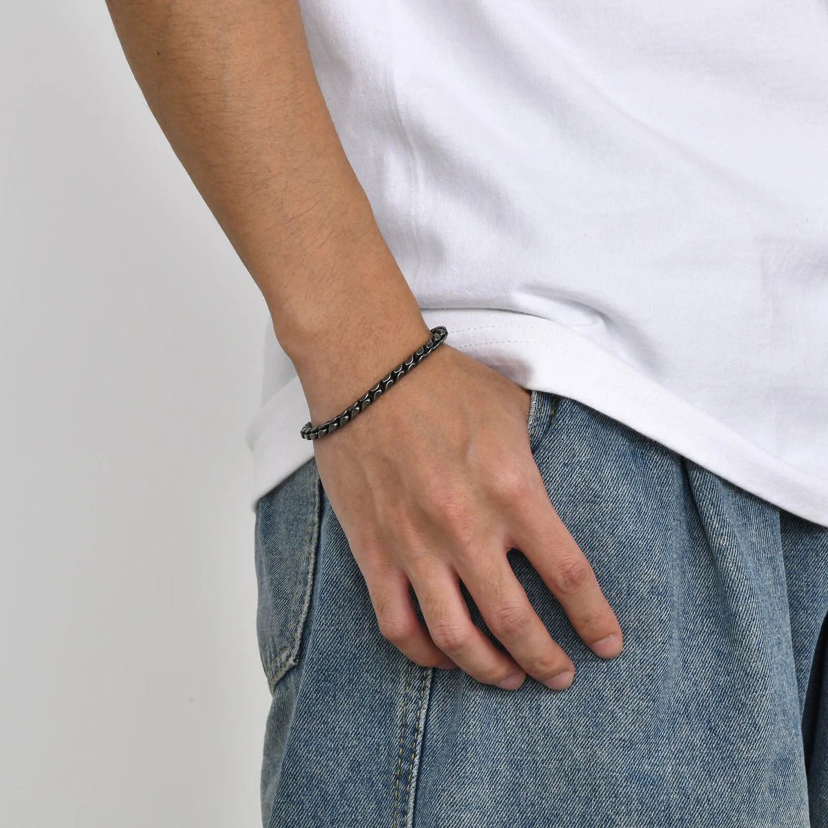 PENDRA Snake Textured Bracelet