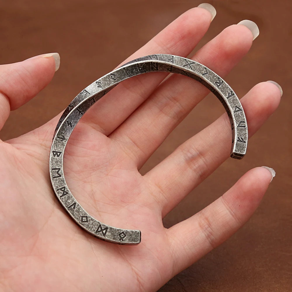 PENDRA Mobius Stainless Steel Opening Bracelet