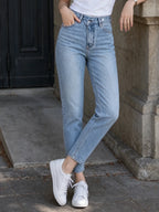 Women's New High-Quality Elastic Front Cross-Button Fit Jeans, Multiple Pockets, Comfort Fit, Suitable for All Seasons, Women's Jeans and Apparel