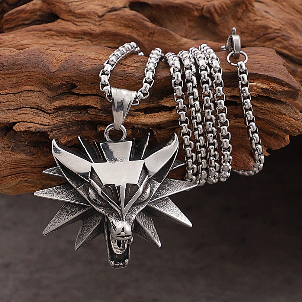 PENDRA Wolfhowl Vintage Wolf Head Pendant