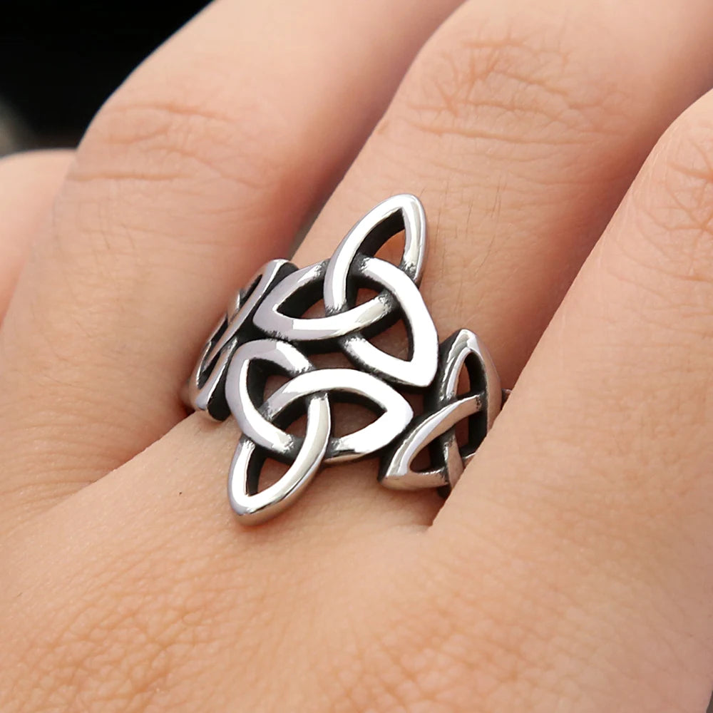 PENDRA Celticorn Viking Celtic Knot Ring