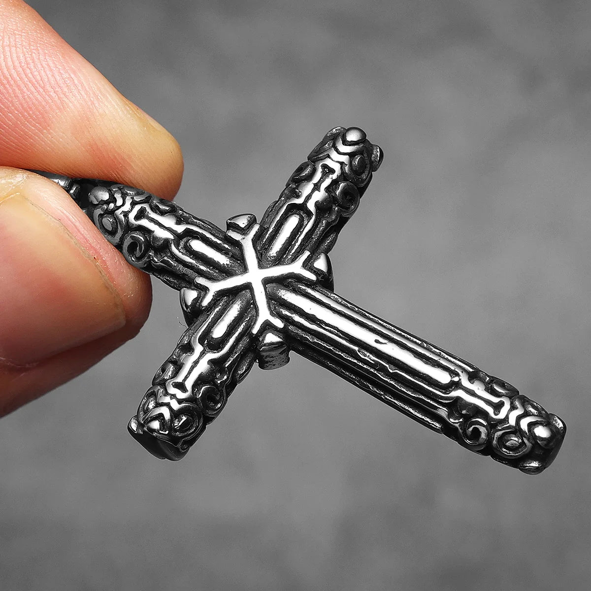 PENDRA Cross Carving Steel Necklace