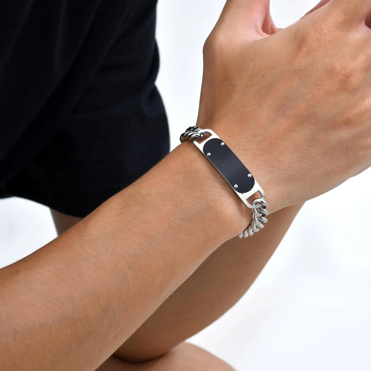 PENDRA Thick Bracelet Bracelet