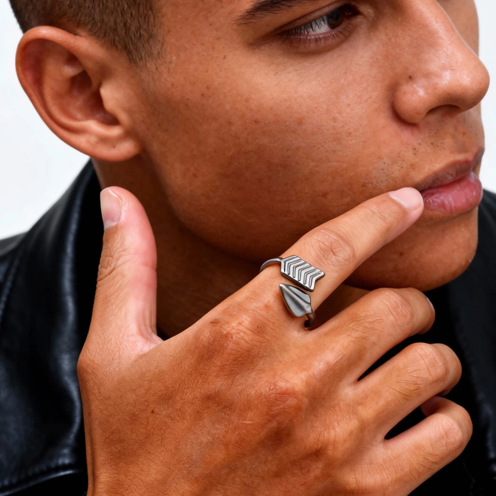PENDRA Ravdell Arrow Motif Ring