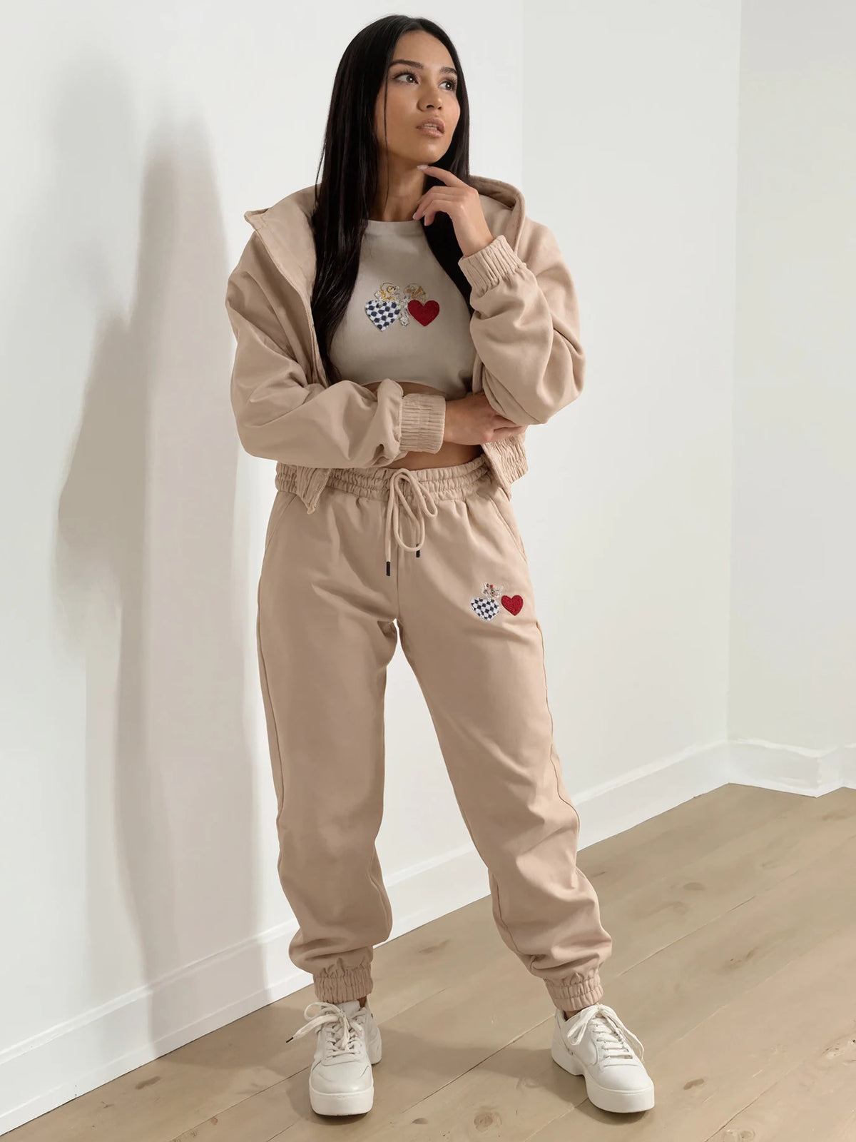 Women's New Fleece Heart-shaped Print Sports and Leisure Three-piece Suit, Long-sleeved Jacket and Half Vest and Drawstring Pants, Machine Washable