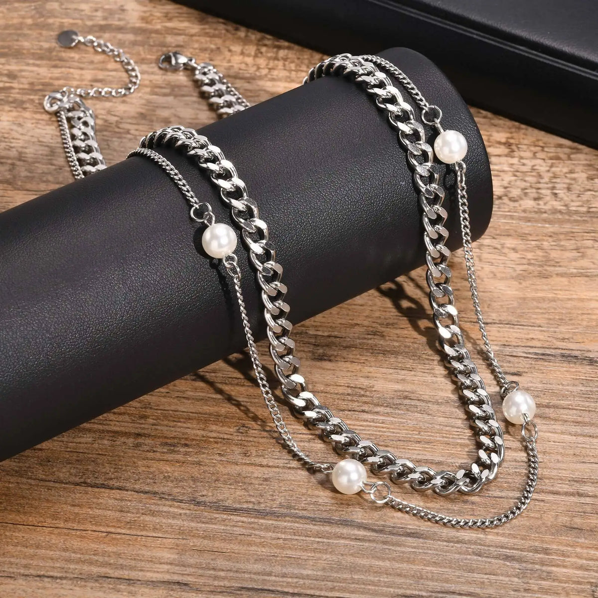 PENDRA Pearl Cuban Chain Necklace