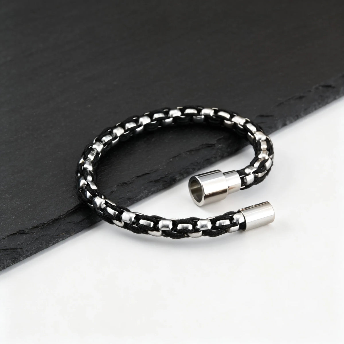 PENDRA Black Box Bracelet