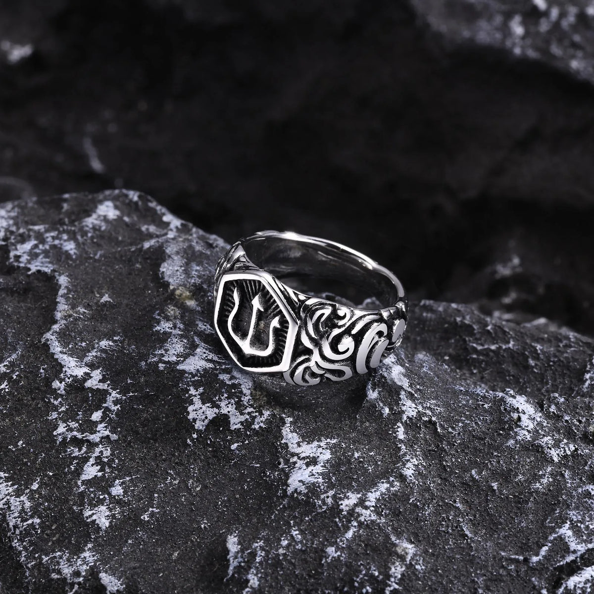 Mprainbow Mens Tridant Signet Ring, Waterproof Stainless Steel Geometric Top Stamp Finger Band, Rock Punk Gifts for Him Jewelry