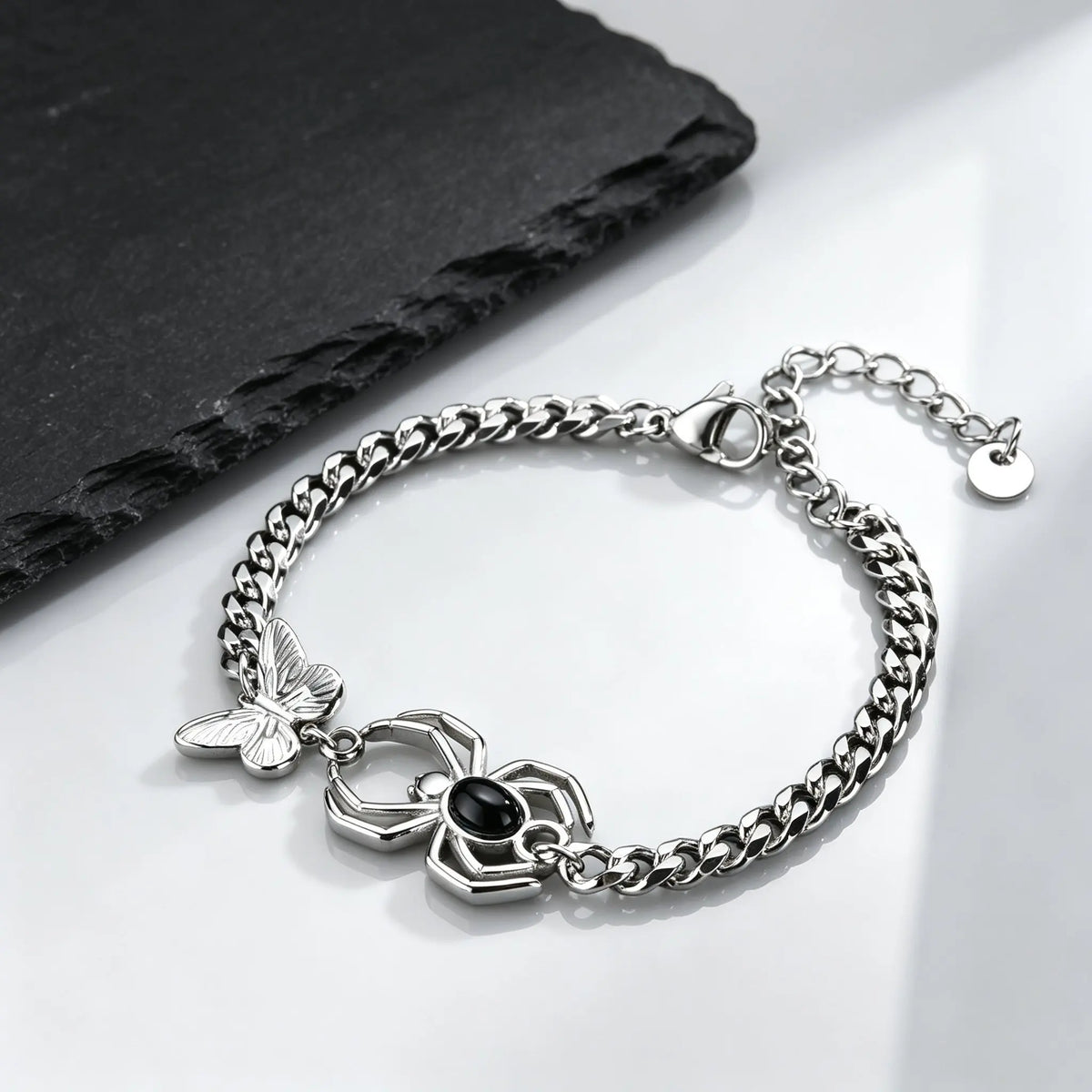 PENDRA Spider Agate Bracelet