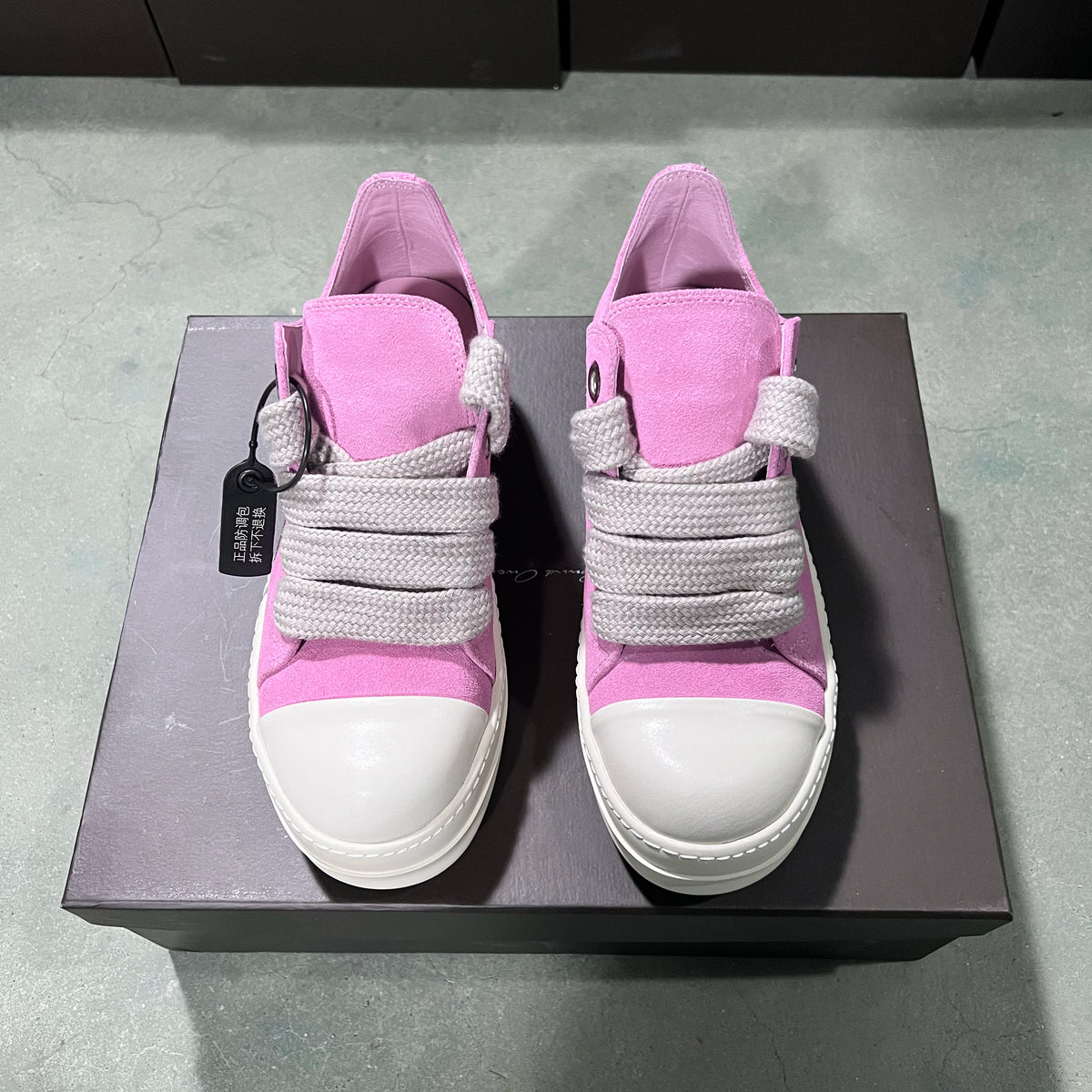 New Style Jumbo Lace Up Women Sneaker Casual Designer Men Shoe Low Top Cow Suede Quality Luxury Shoe Roman Thick-sole Trainer