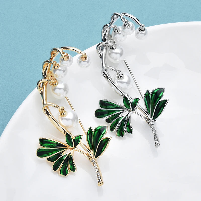 PENDRA Enkiana Enkianthus Chinensis Pearl Flower Brooch