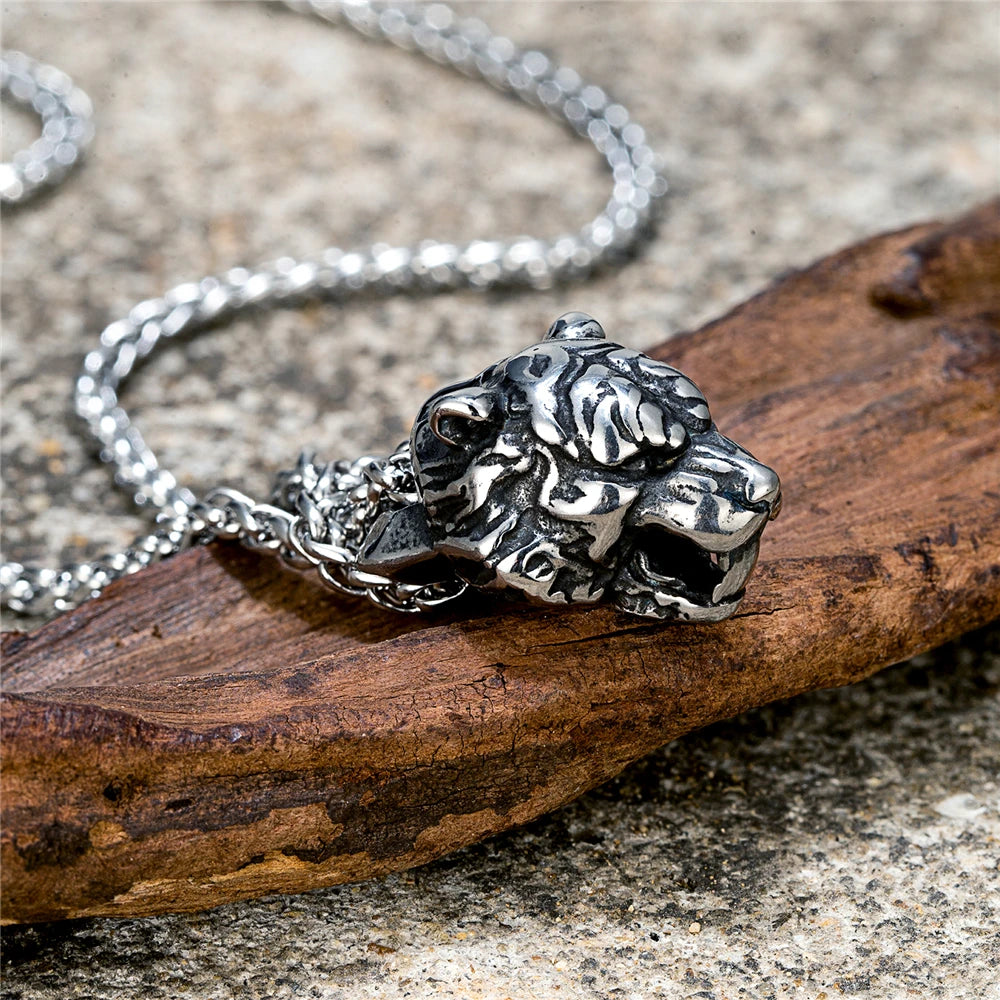 PENDRA Domineering Norse Necklace