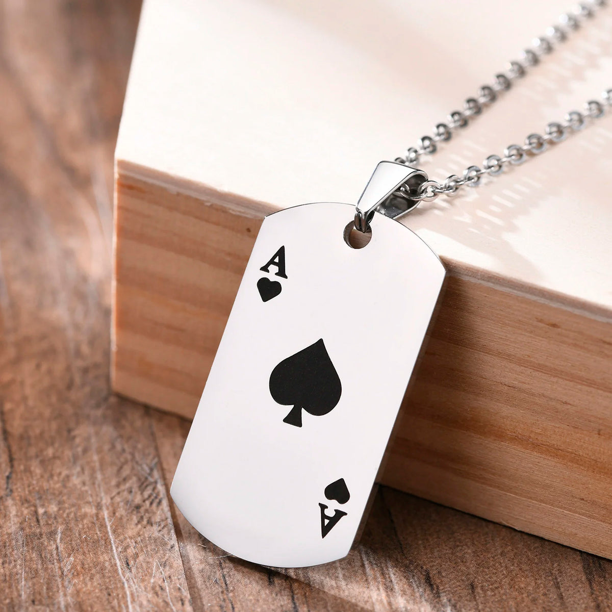 PENDRA King Hearts Pendant Necklace