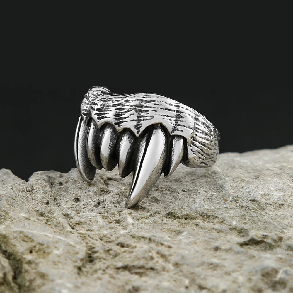 PENDRA Beastfang Gothic Beast Teeth Ring