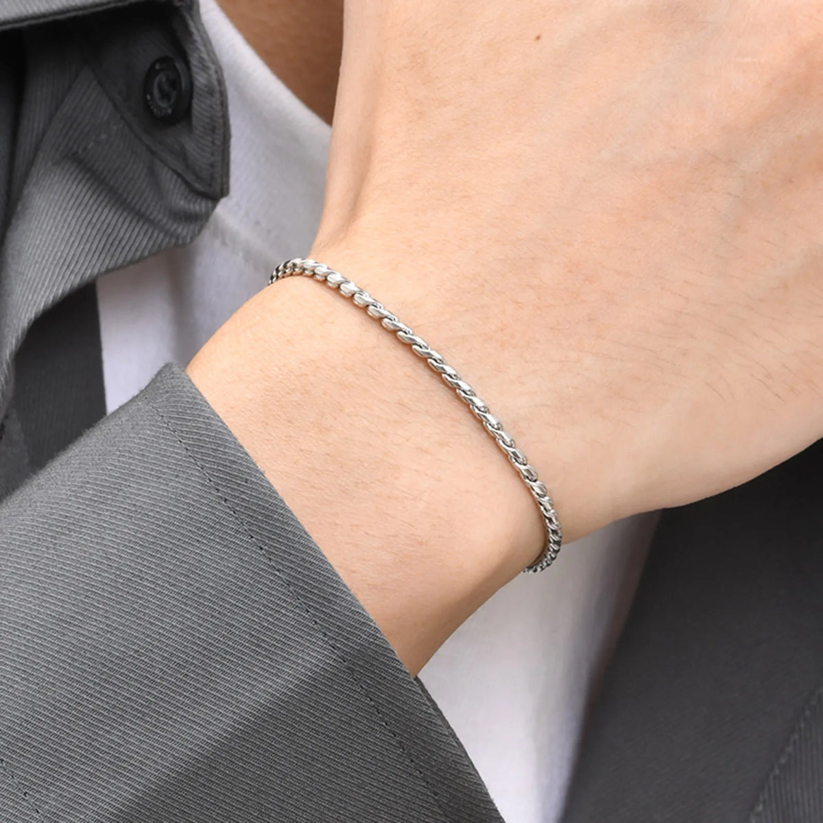 PENDRA Twist Simple Bracelet