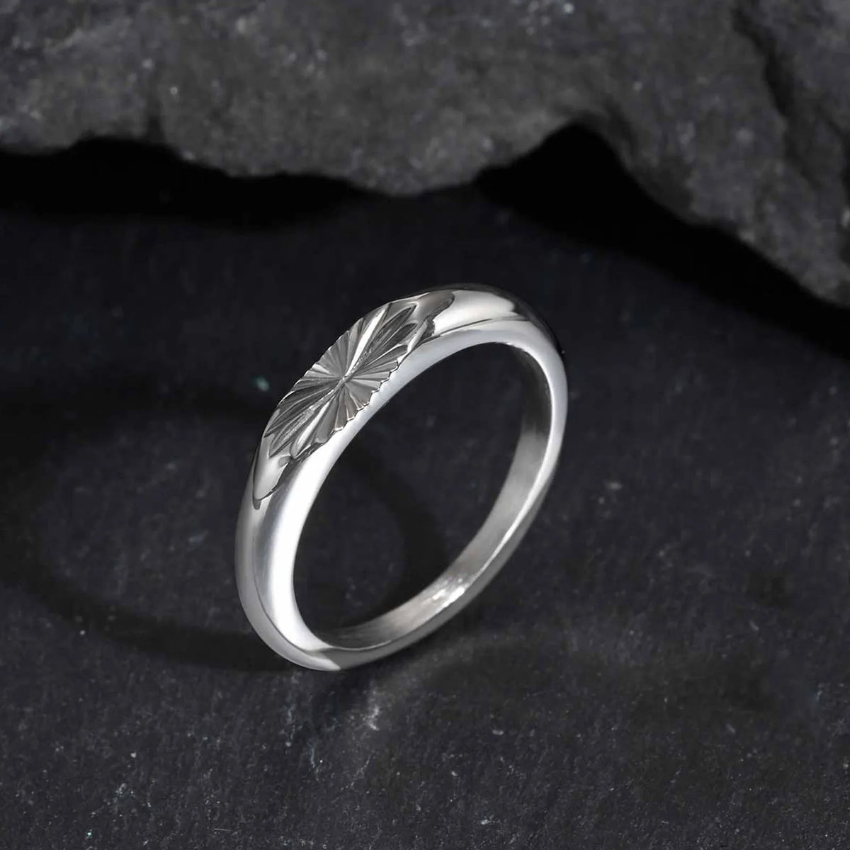 PENDRA Minimalist Embossing Radiation Steel Ring