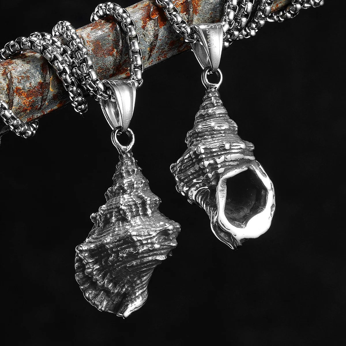 PENDRA Conch Stuff Steel Necklace