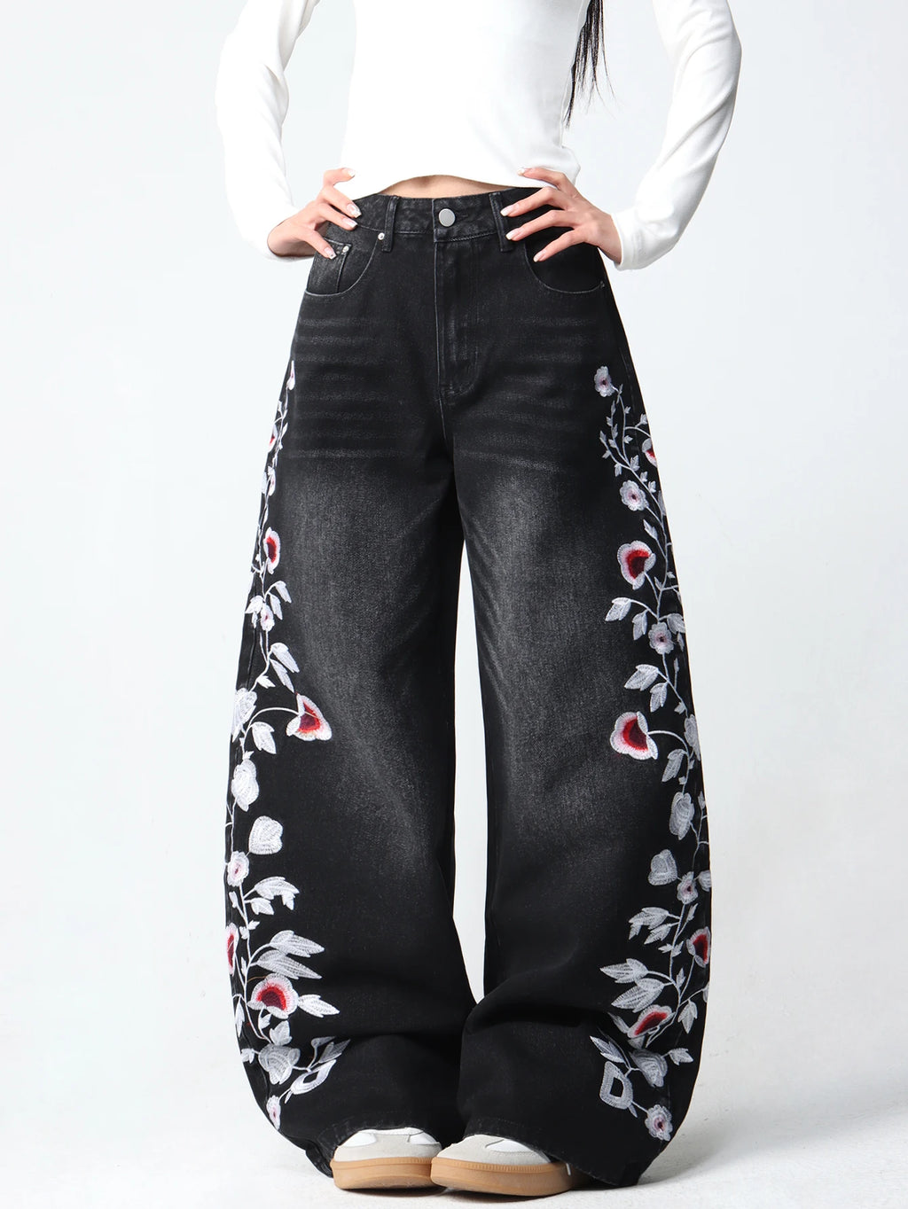 PENDRA American Floral Embroidered Jeans