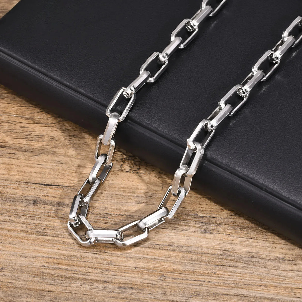 PENDRA Square Rectangle Chain Necklace