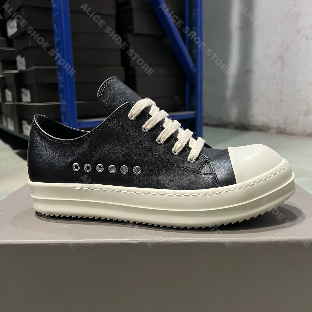 PENDRA Porous Noir Black Leather Low-Top Lace-Up Platform Sneakers