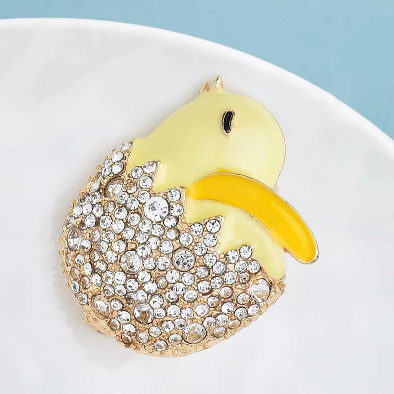 Wuli&baby Little Chicken In Egg Brooch Pin Sparkling Crystal Egg Shell Animal Cute Badge For Coat and Dress