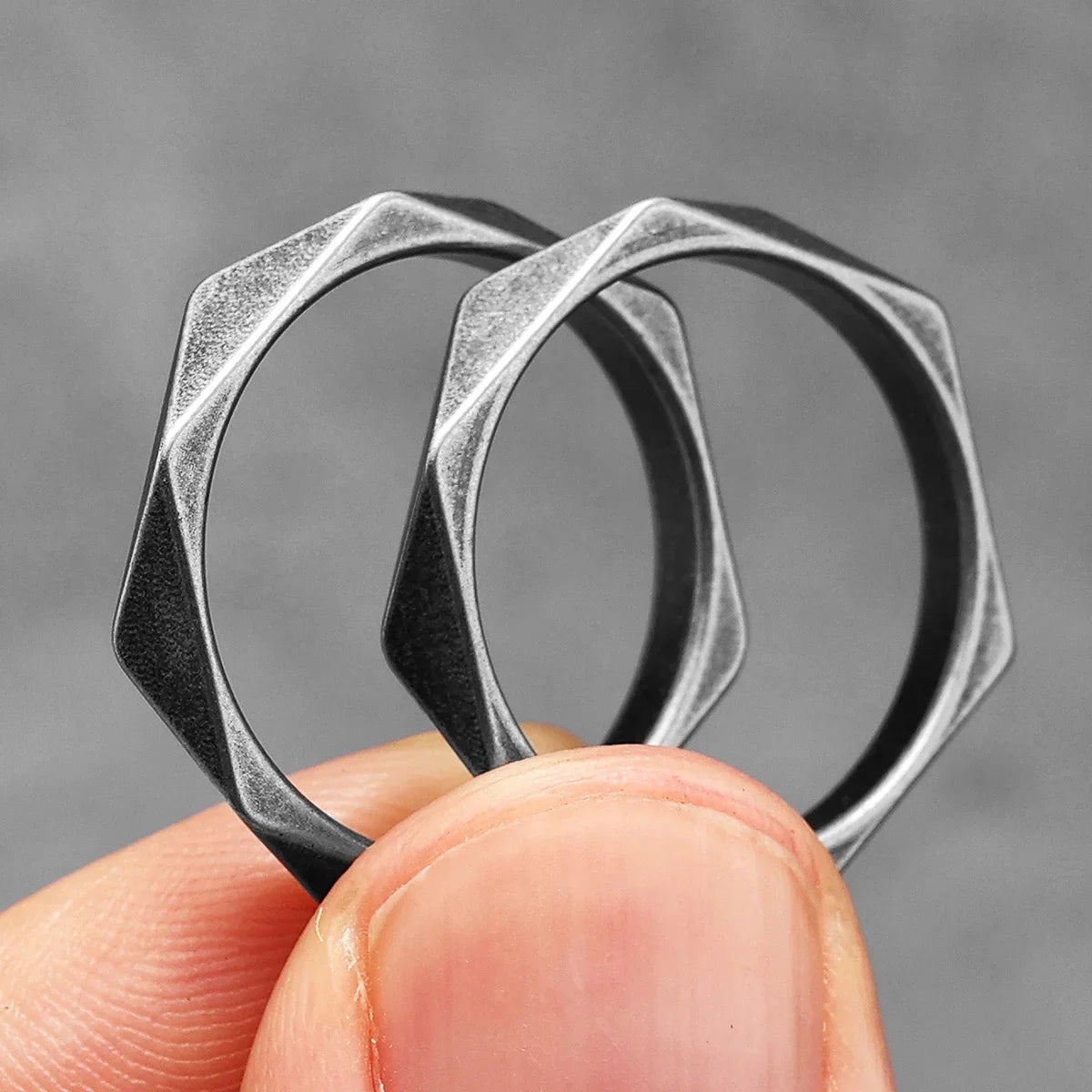 PENDRA Rhombic Cut Rock Steel Ring