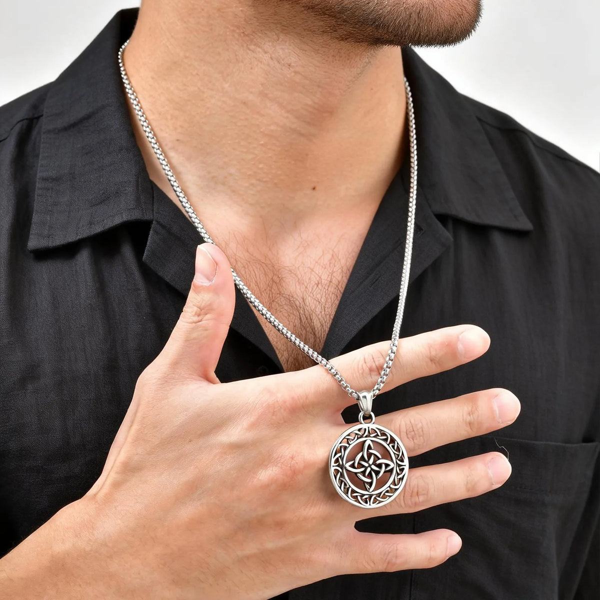 PENDRA Knot Celtic Pendant Necklace