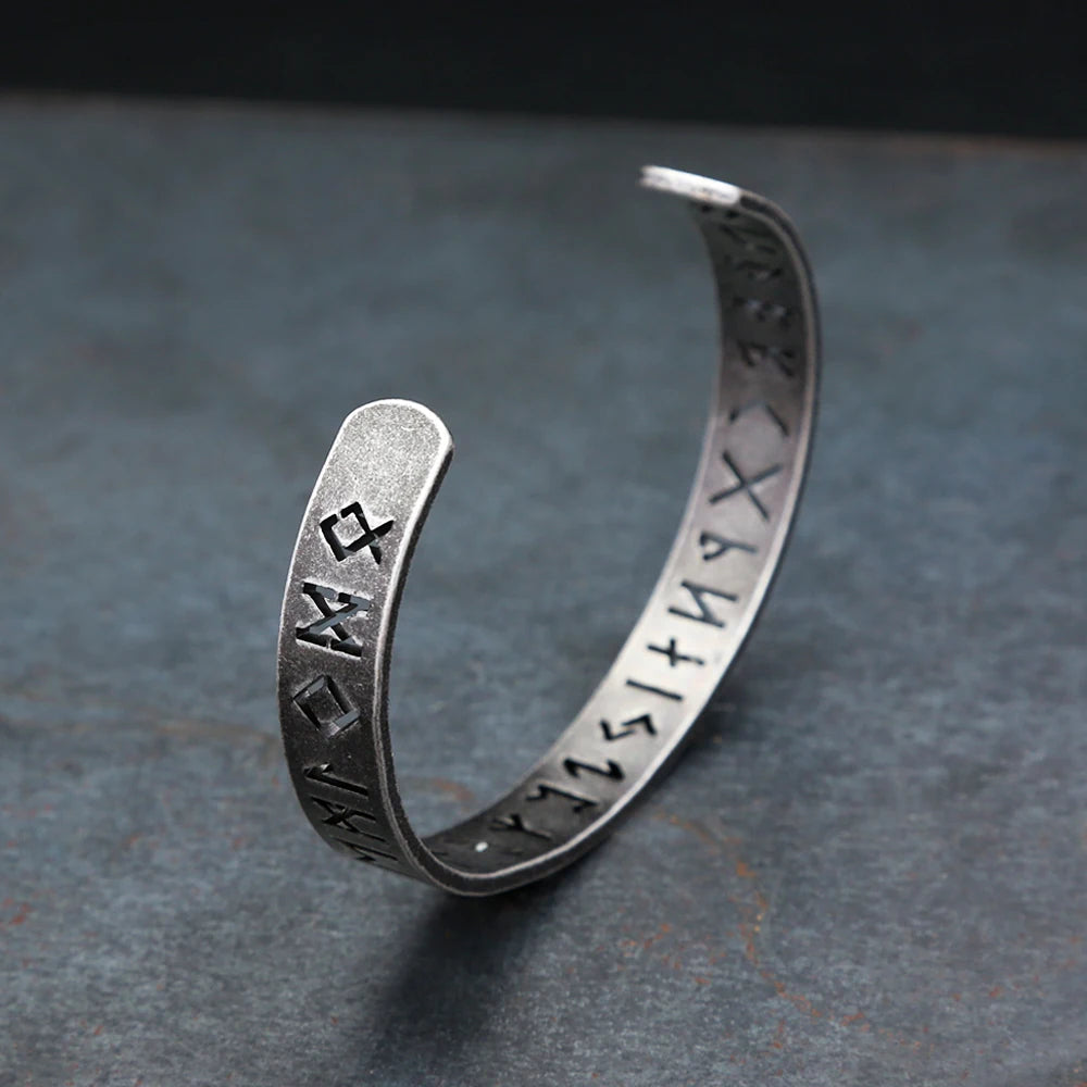PENDRA Runeband Hollow Viking Rune Bracelet