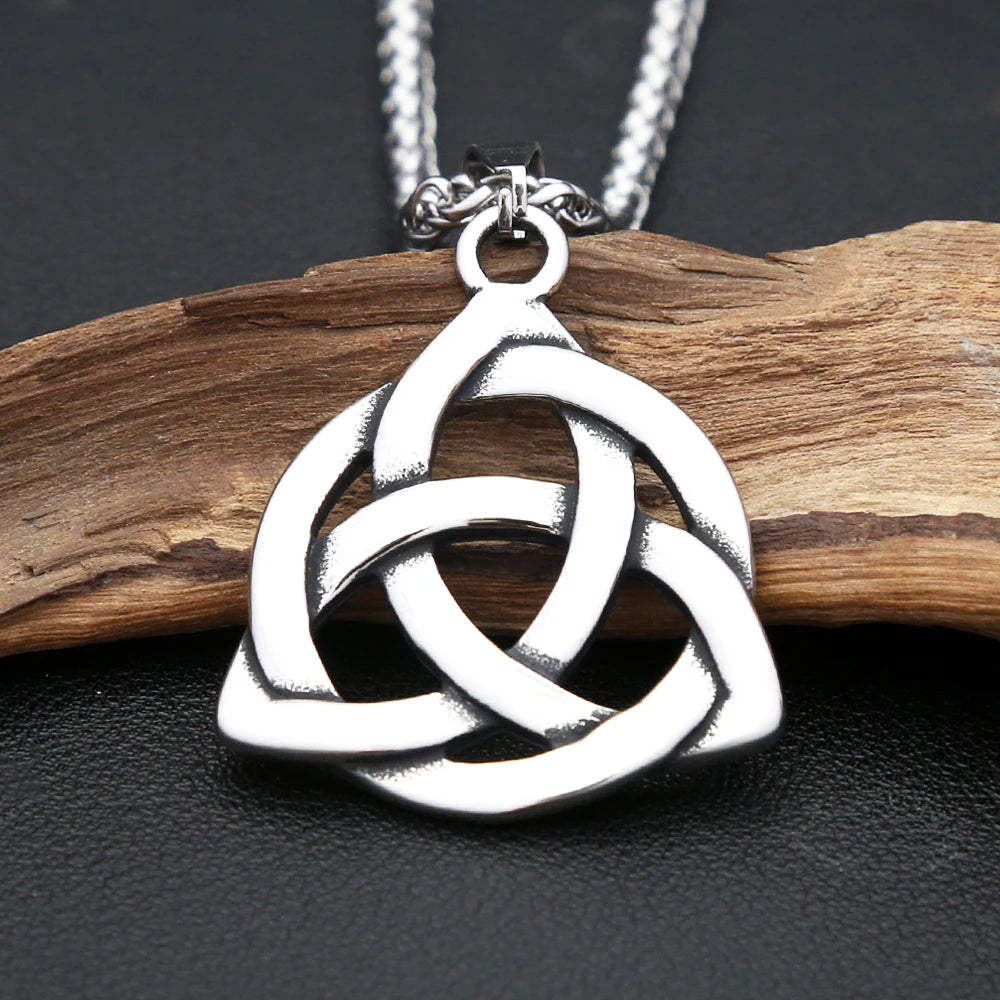 PENDRA Trinityknot Classic Triquetra Trinity Knot Pendant