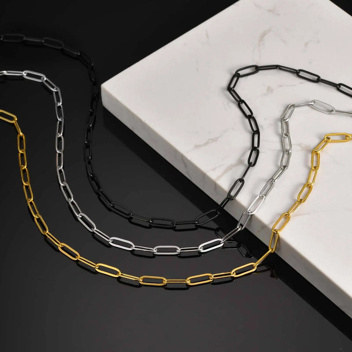 PENDRA Rectangle 4Mm Chain Necklace
