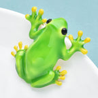 PENDRA Lovely Green Frog Brooch
