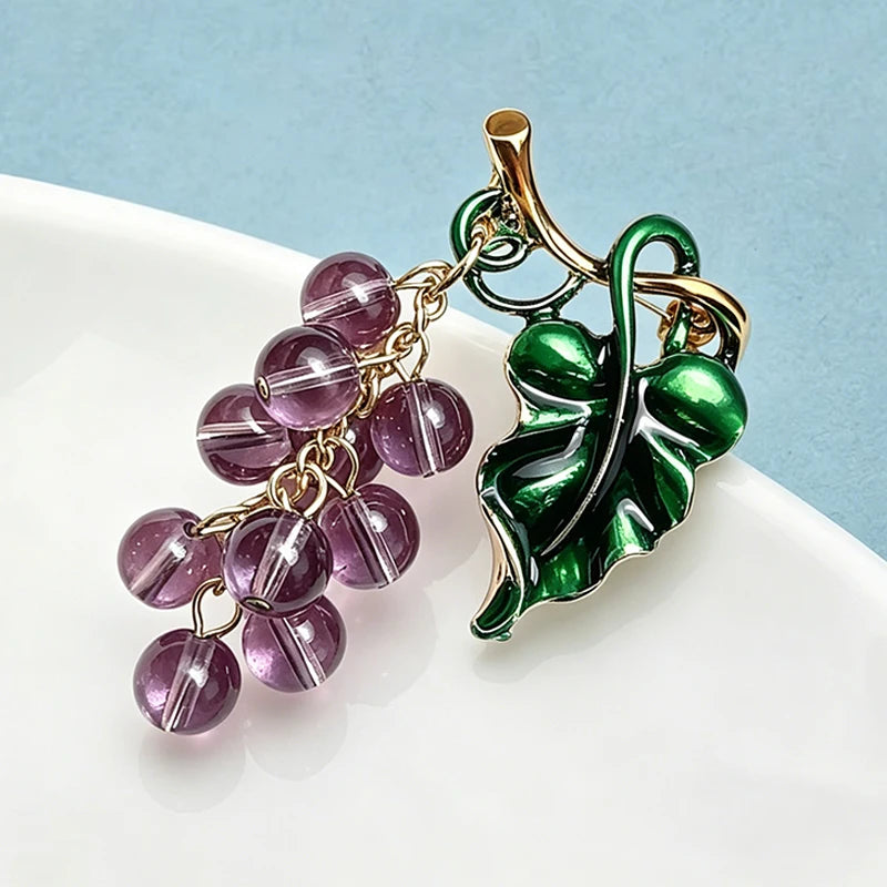 PENDRA Vinetta Classical Grape Brooch