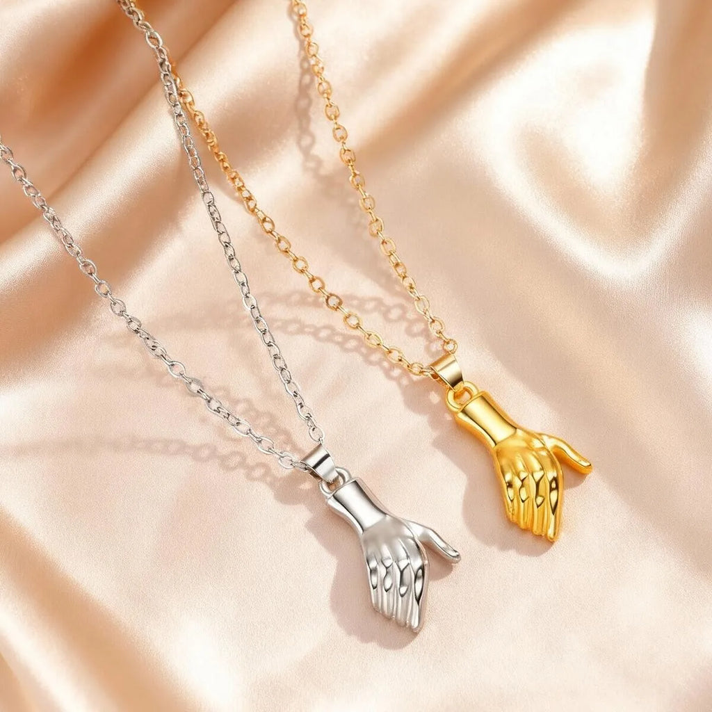 2pcs/set Hand in Hand Couple Necklace for Men Women,Magnetic Couples Metal Pendant Necklaace with Gift Cards,Valentine's Day