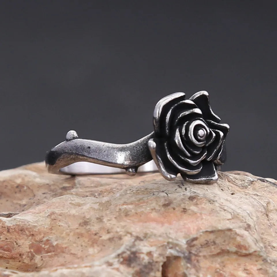 PENDRA Blackrose Vintage Black Rose Ring