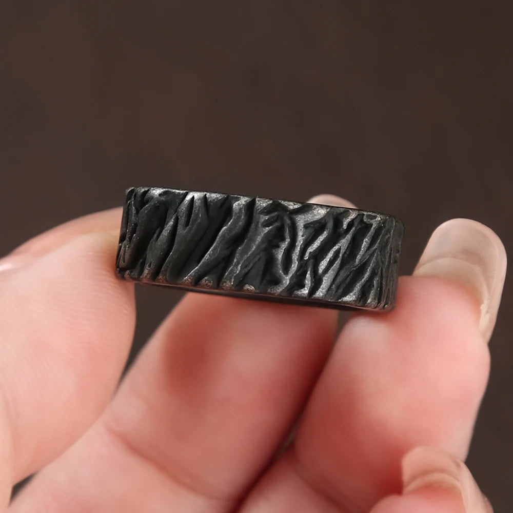 PENDRA Valknot Black Viking Triangle Ring