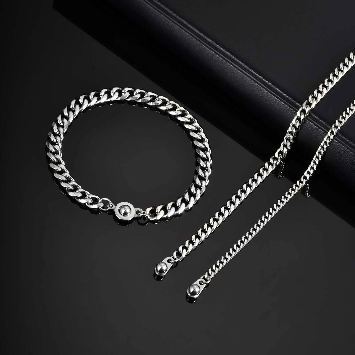 PENDRA Cuban Circular Bracelet