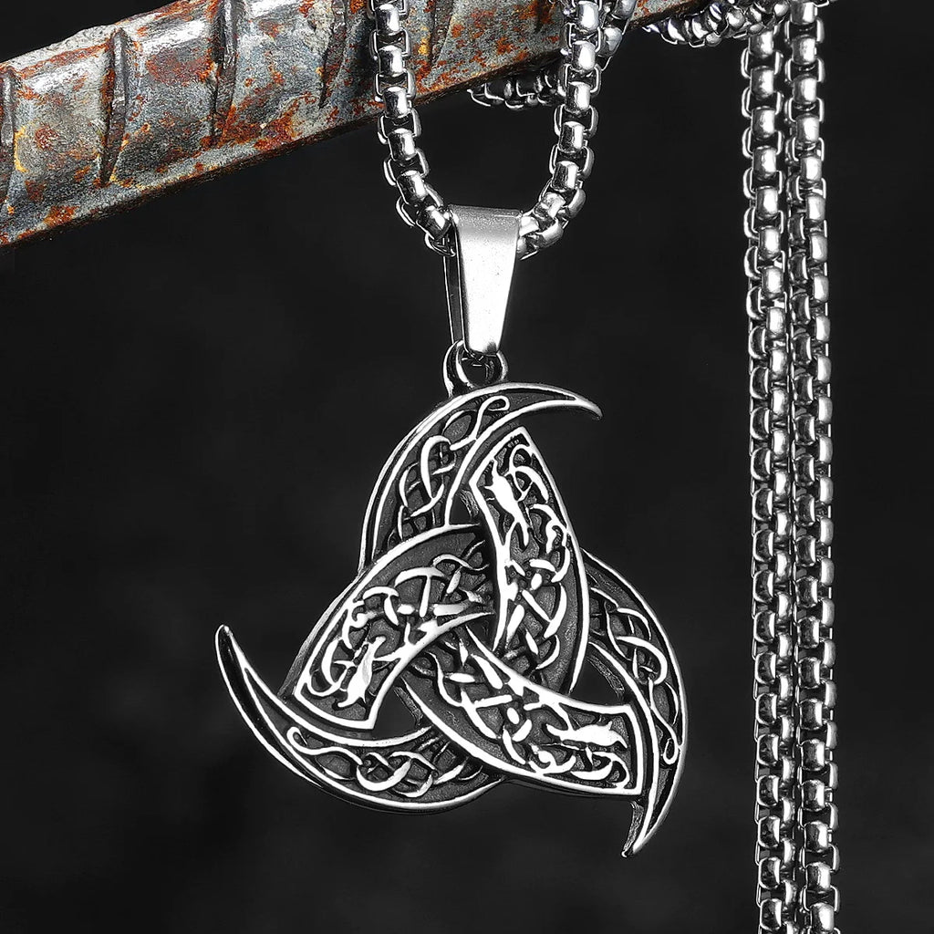 PENDRA Yorilith Viking Rune Necklace