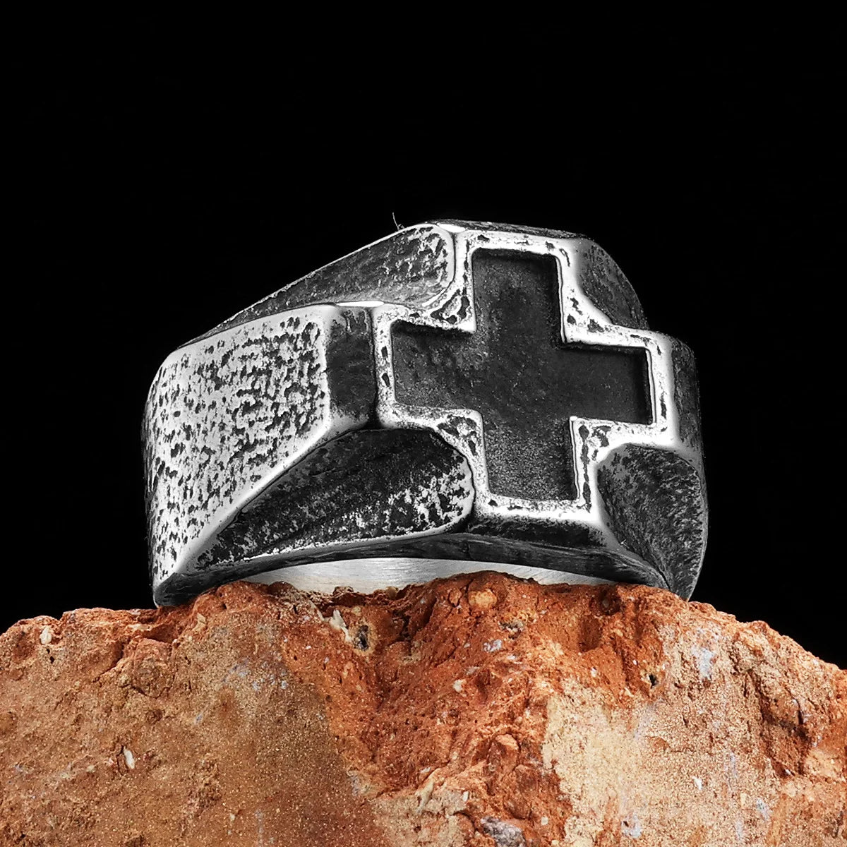 PENDRA Cross Rock Stuff Steel Ring