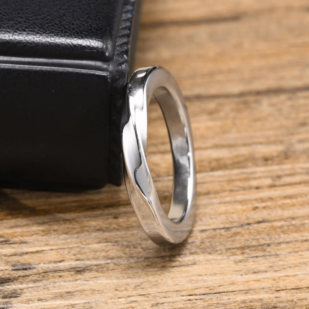 PENDRA Lunrith Twisted Cuff Ring