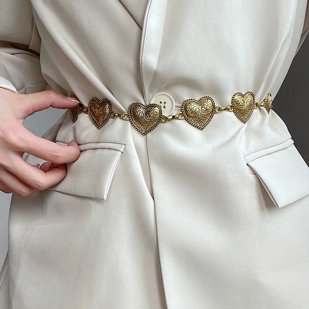 Vintage Women Waist Belt Female Metallic Love-Heart Chain Belt Tassel Waist Chain Belt Women Decorative Metal Body Jewelry