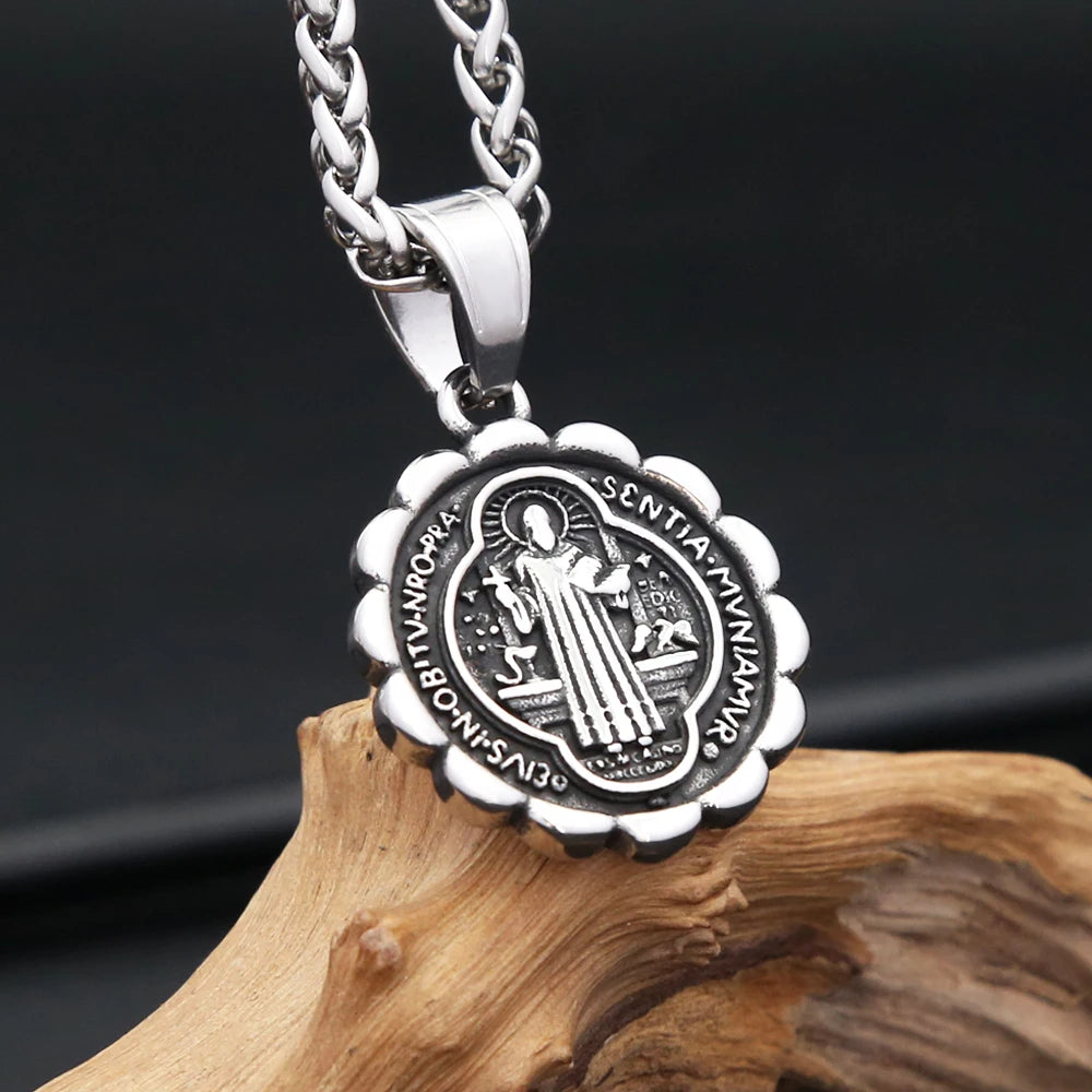 PENDRA Benedictus Vintage Catholic Saint Benedict Pendant