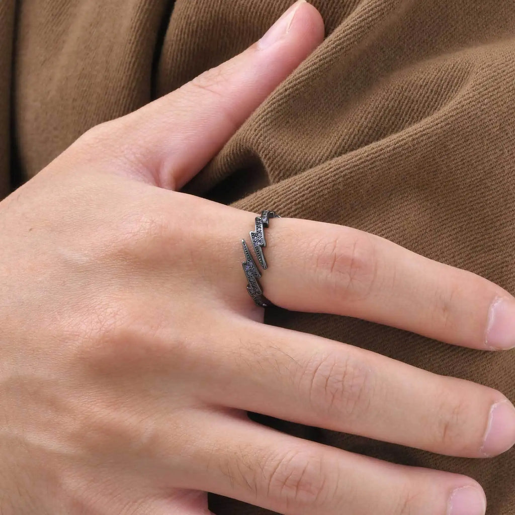 PENDRA Ovalora Zircon Stone Ring